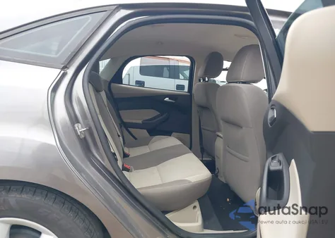 2014 Ford Focus Se z USA, uszkodzony, nr VIN 1FADP3F23EL117882